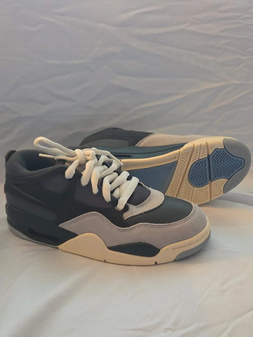 Nike | Air Jordan 4 RM - Iron Grey YOUTH 6Y